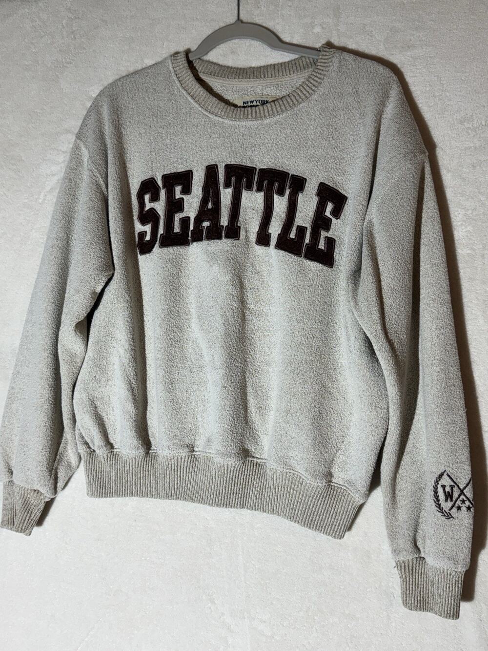 Vintage Seattle Crew Neck New York Popular Pullover Sweater Size Large soft